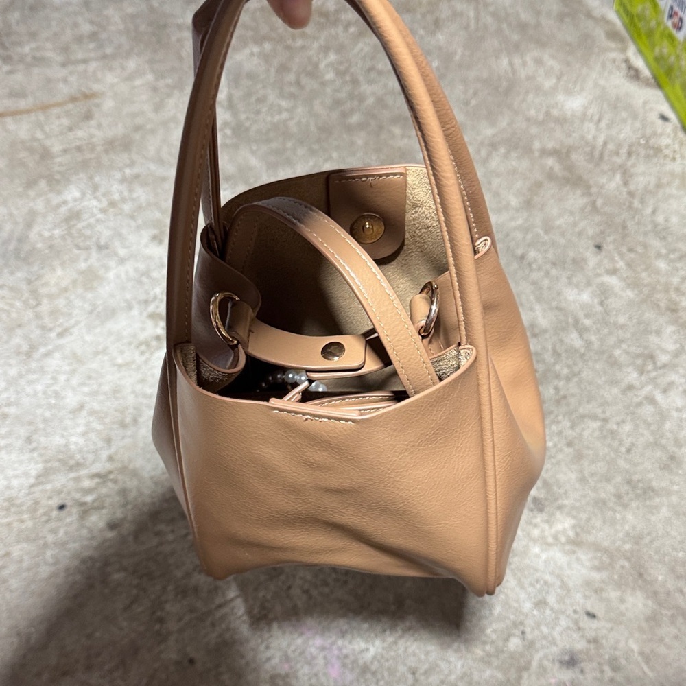 Classic Tan Leather Tote Handbag - Women Bags